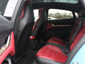 Taycan Performance 84 kWh   SoH 95.8%   1Eign.