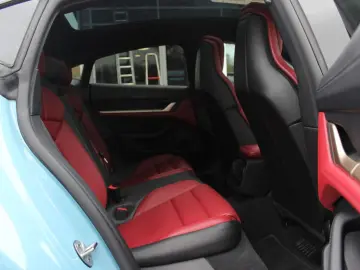 Taycan Performance 84 kWh   SoH 95.8%   1Eign.