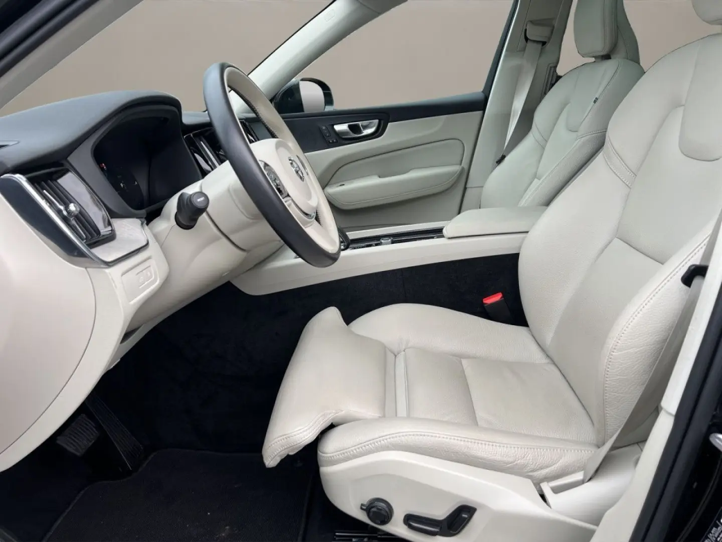 XC60 T6 AWD Inscription Expr. SD NAVI LED 18LM