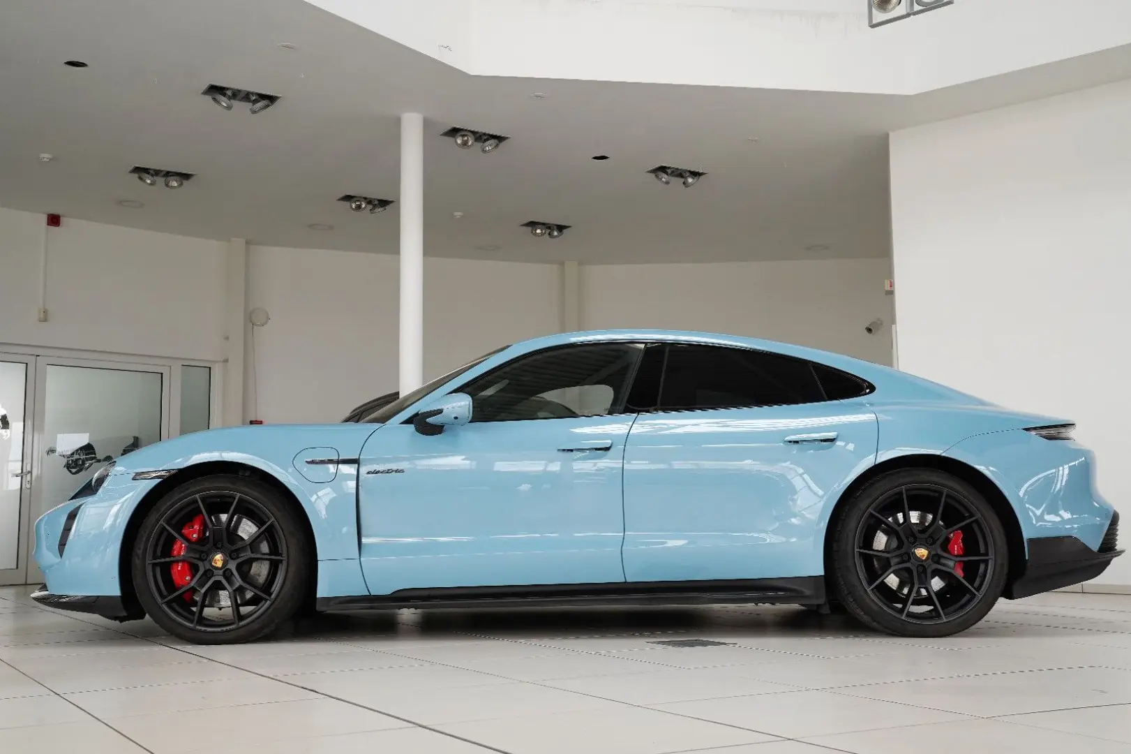 Taycan GTS InnoDrive Head-Up 360 Carbon BOSE