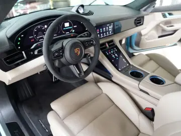 Taycan GTS InnoDrive Head-Up 360 Carbon BOSE