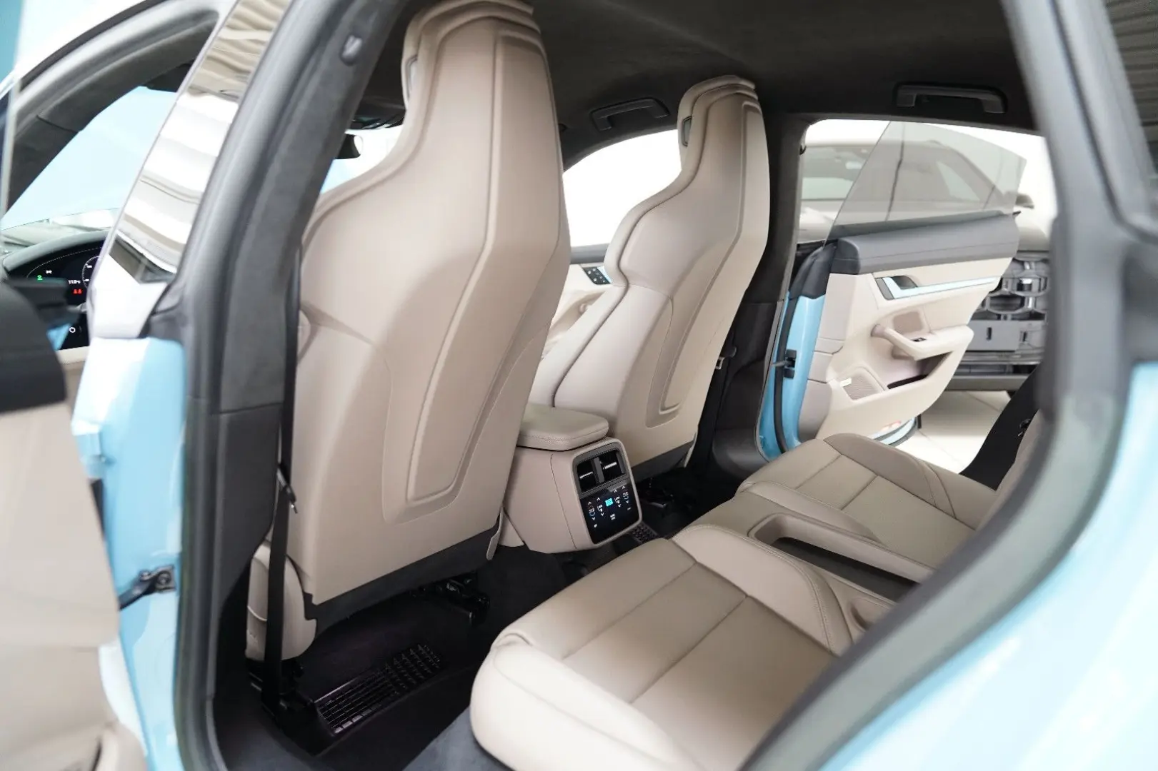 Taycan GTS InnoDrive Head-Up 360 Carbon BOSE