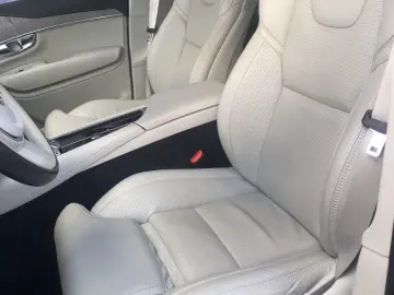 XC90 T8 Plus Bright Plug-In Hybrid AWD