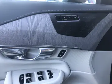 XC90 T8 Plus Bright Plug-In Hybrid AWD