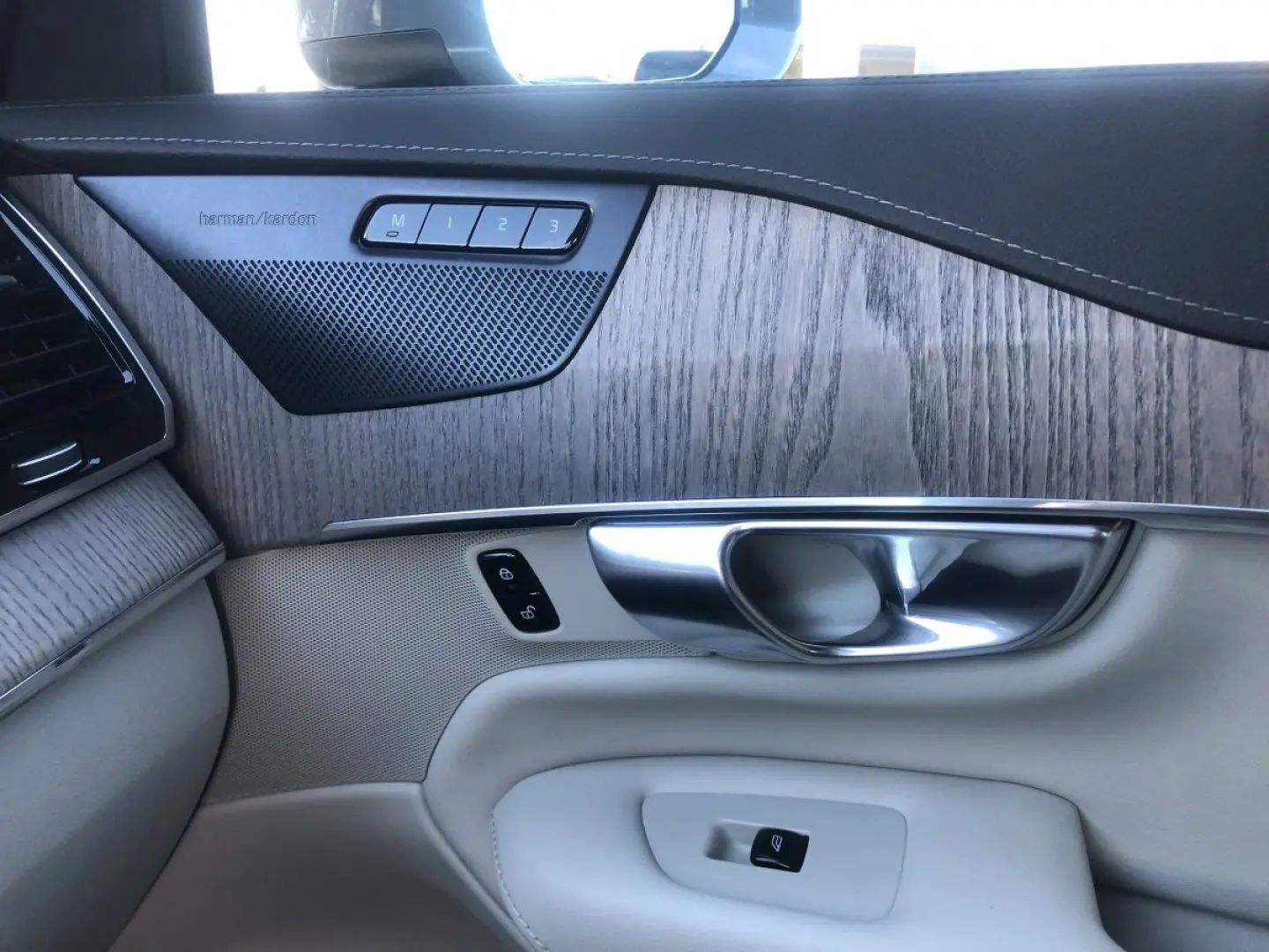 XC90 T8 Plus Bright Plug-In Hybrid AWD