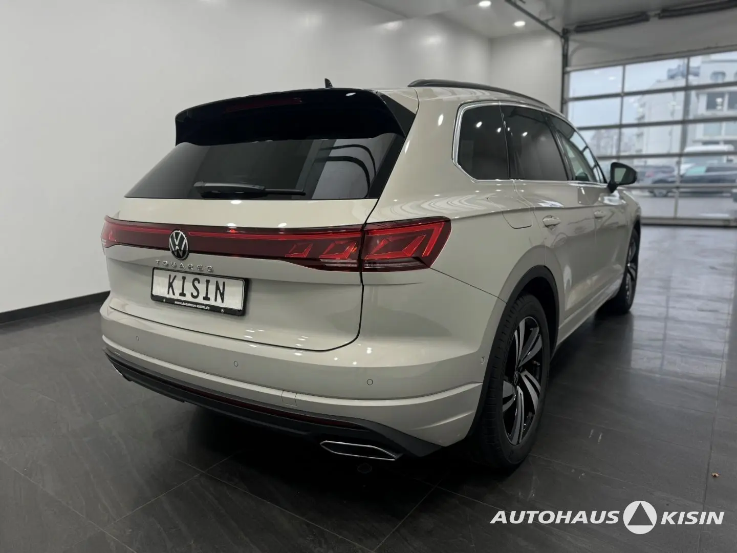 Touareg 3.0 TDI 4M Elegance V6  HUD  Luftfed AHK