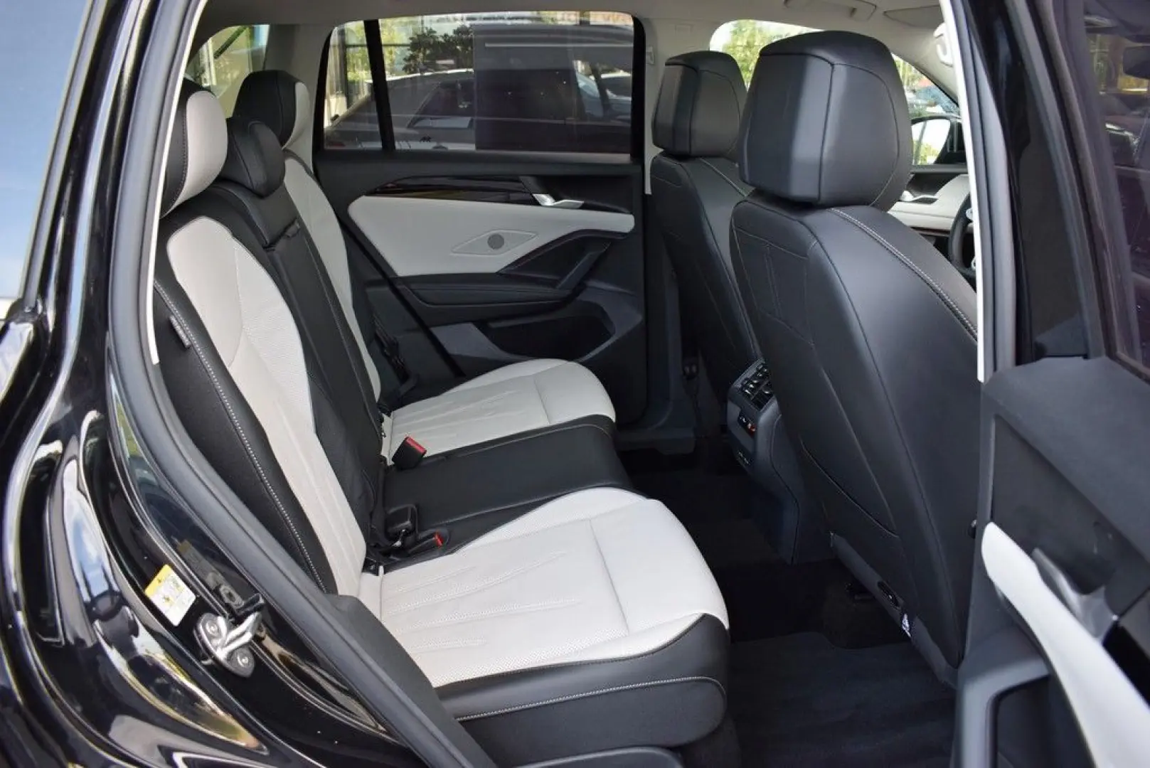 Tiguan TDI 2.0 DSG  Elegance AHK StandHz Leder