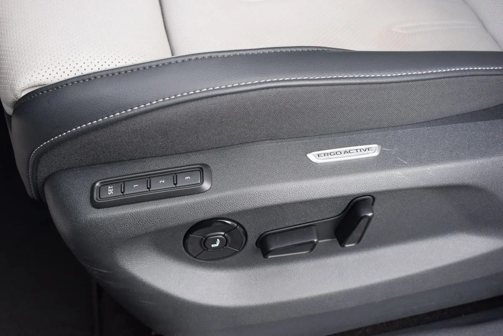 Tiguan TDI 2.0 DSG  Elegance AHK StandHz Leder