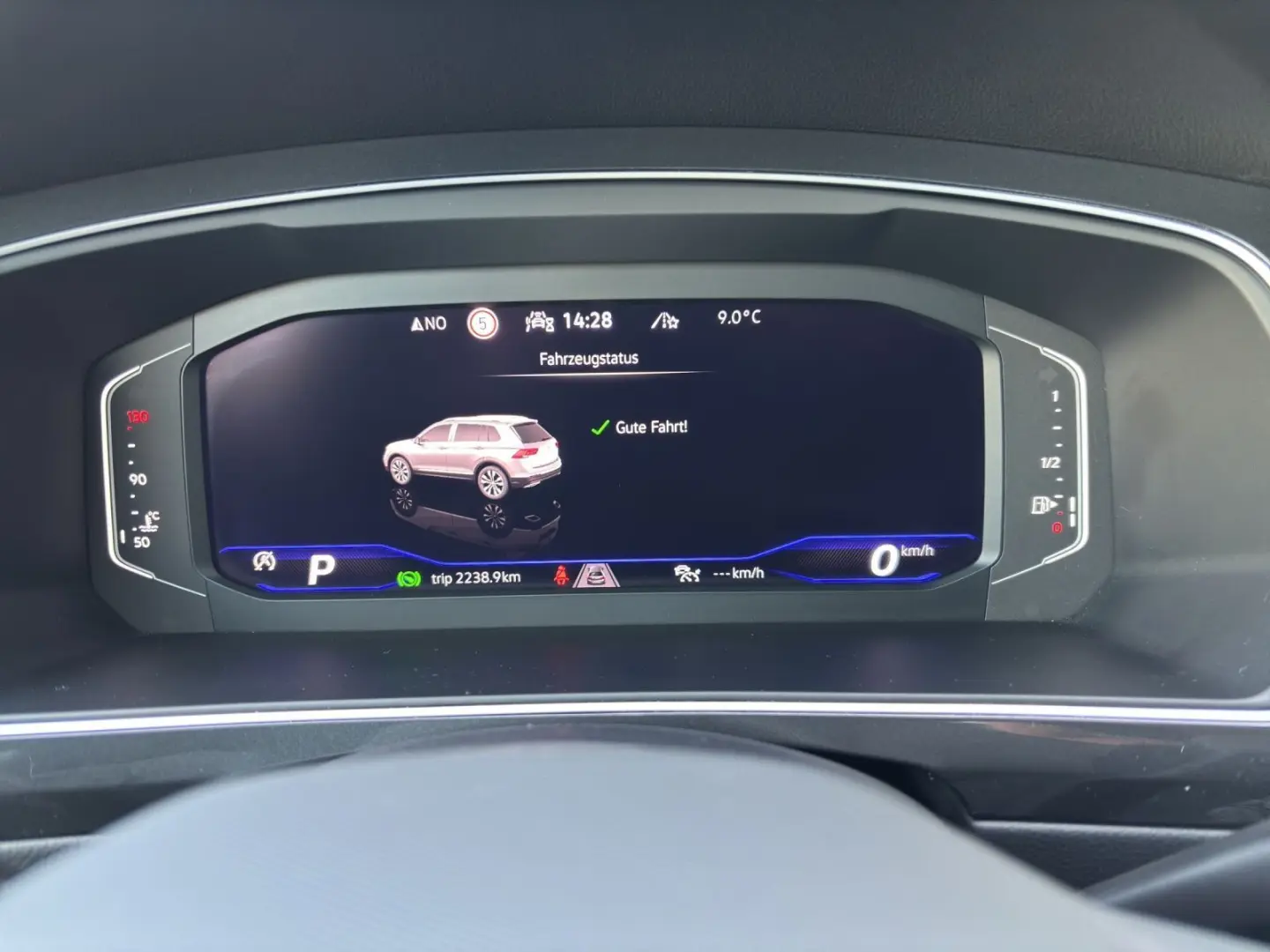 Tiguan 2.0 TSI 4Motion DSG R-LINE  IQ.LIGHT AHK