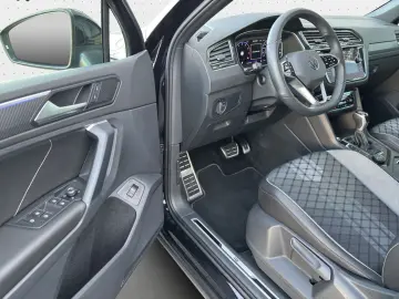 Tiguan 2.0 TSI 4Motion DSG R-LINE  IQ.LIGHT AHK