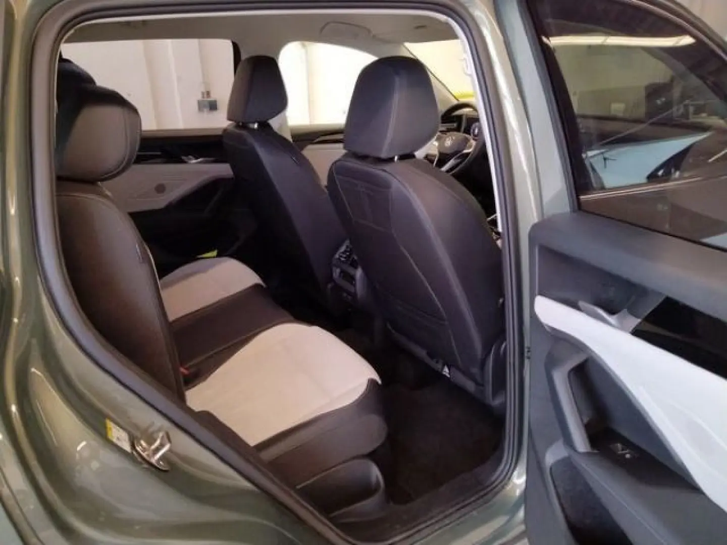 Tiguan 2.0 TDI Elegance 4M  AHK DCC Standhzg.