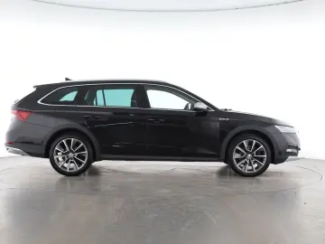 OCTAVIA COMBI 2.0 TDI DSG 4x4 SCOUT