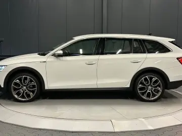 Octavia Combi Scout 4x4  19Zoll AHK Standhzg HUD