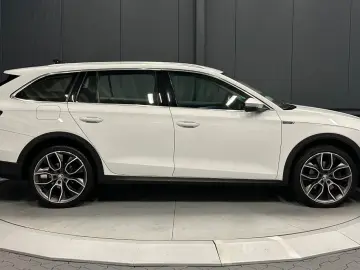 Octavia Combi Scout 4x4  19Zoll AHK Standhzg HUD