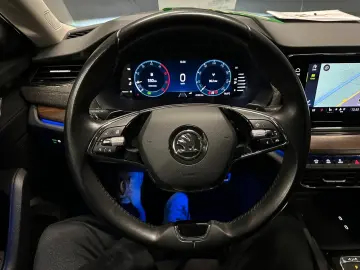 Octavia Combi Scout 4x4  19Zoll AHK Standhzg HUD