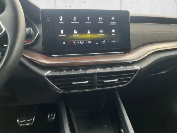 Octavia Combi Scout 4x4 2.0 TDI HUD AHK Kamera N