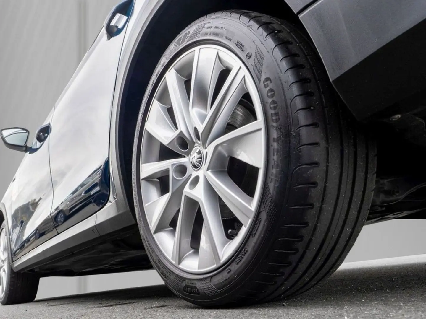 Octavia Combi Scout 2.0 TDI DSG 4x4 AHK  Navi