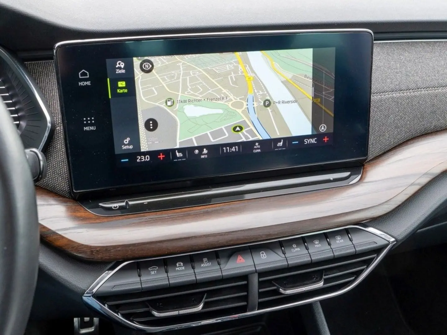 Octavia Combi Scout 2.0 TDI DSG 4x4 AHK  Navi