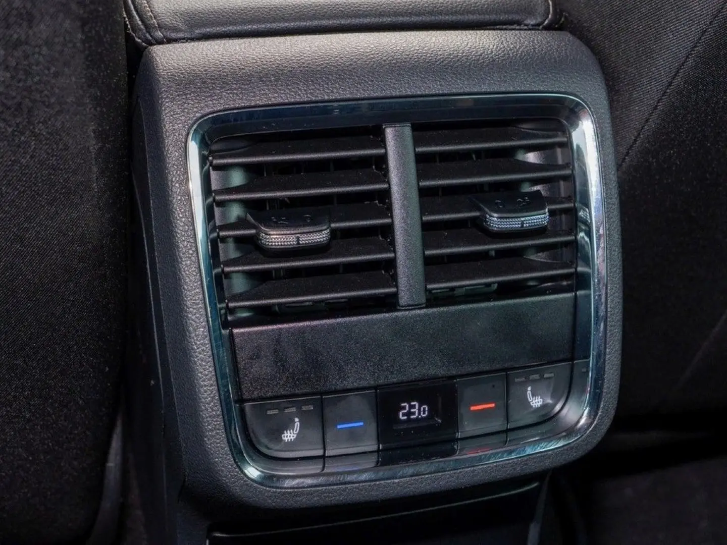 Octavia Combi Scout 2.0 TDI DSG 4x4 AHK  Navi