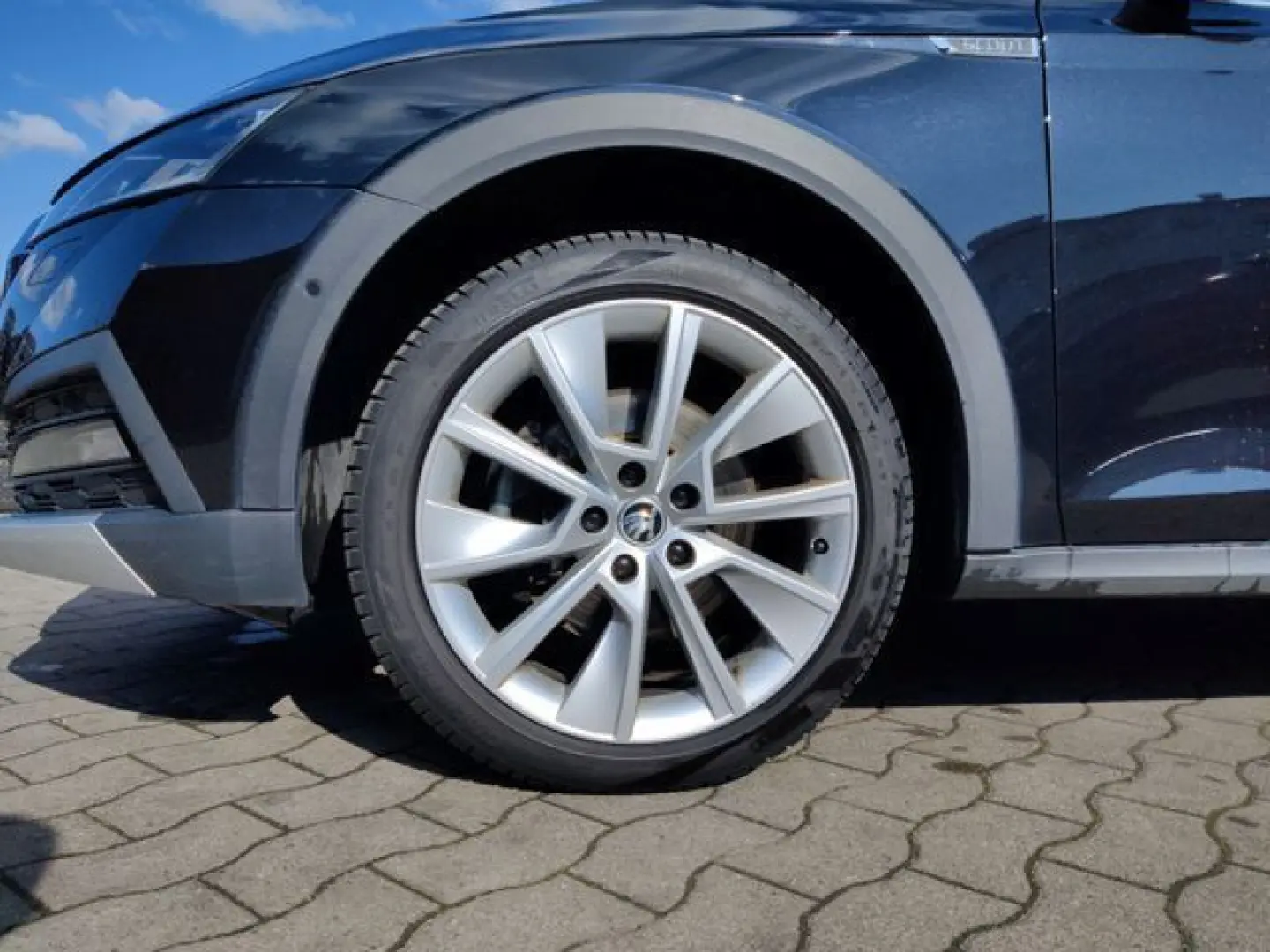 Octavia Combi Scout 2.0 TDI 4x4 Matrix AHK HeadU