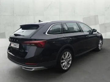 Octavia Combi 2.0 TDI DSG 4x4 SCOUT  AHK  MATRIX