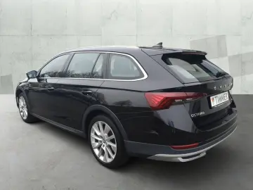 Octavia Combi 2.0 TDI DSG 4x4 SCOUT  AHK  MATRIX