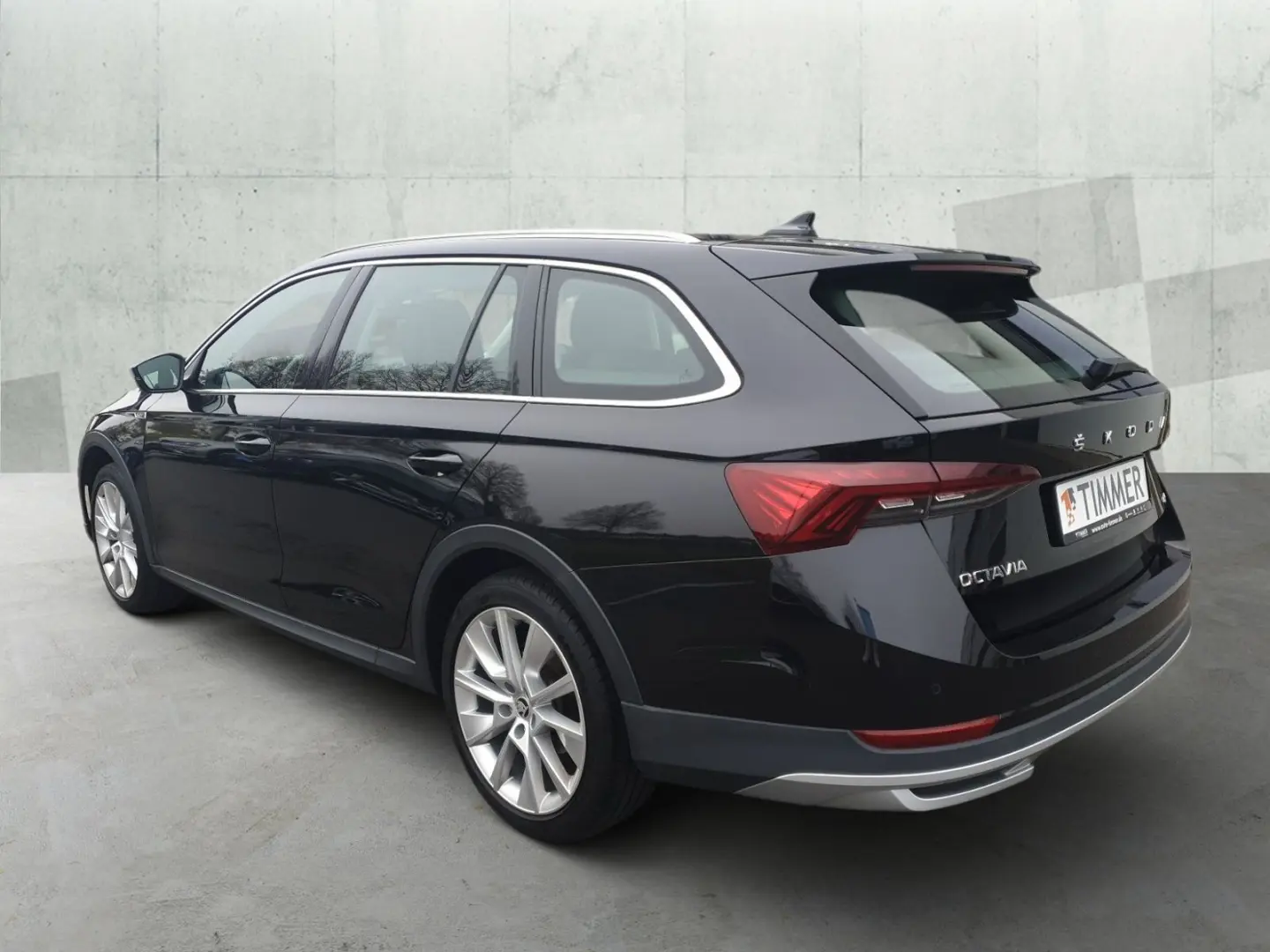 Octavia Combi 2.0 TDI DSG 4x4 SCOUT  AHK  MATRIX