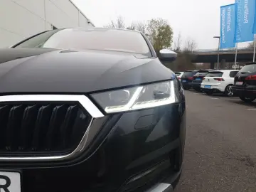 Octavia Combi 2.0 TDI DSG 4x4 SCOUT  AHK  MATRIX
