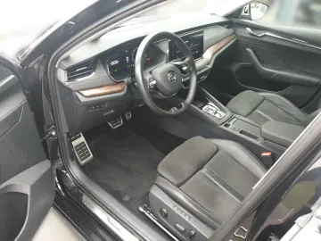 Octavia Combi 2.0 TDI DSG 4x4 SCOUT  AHK  MATRIX