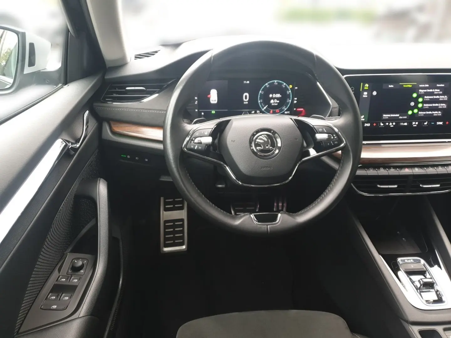 Octavia Combi 2.0 TDI DSG 4x4 SCOUT  AHK  MATRIX