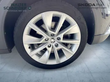 Octavia Combi 2.0 TDI DSG 4x4 Scout Navi AHK Mat