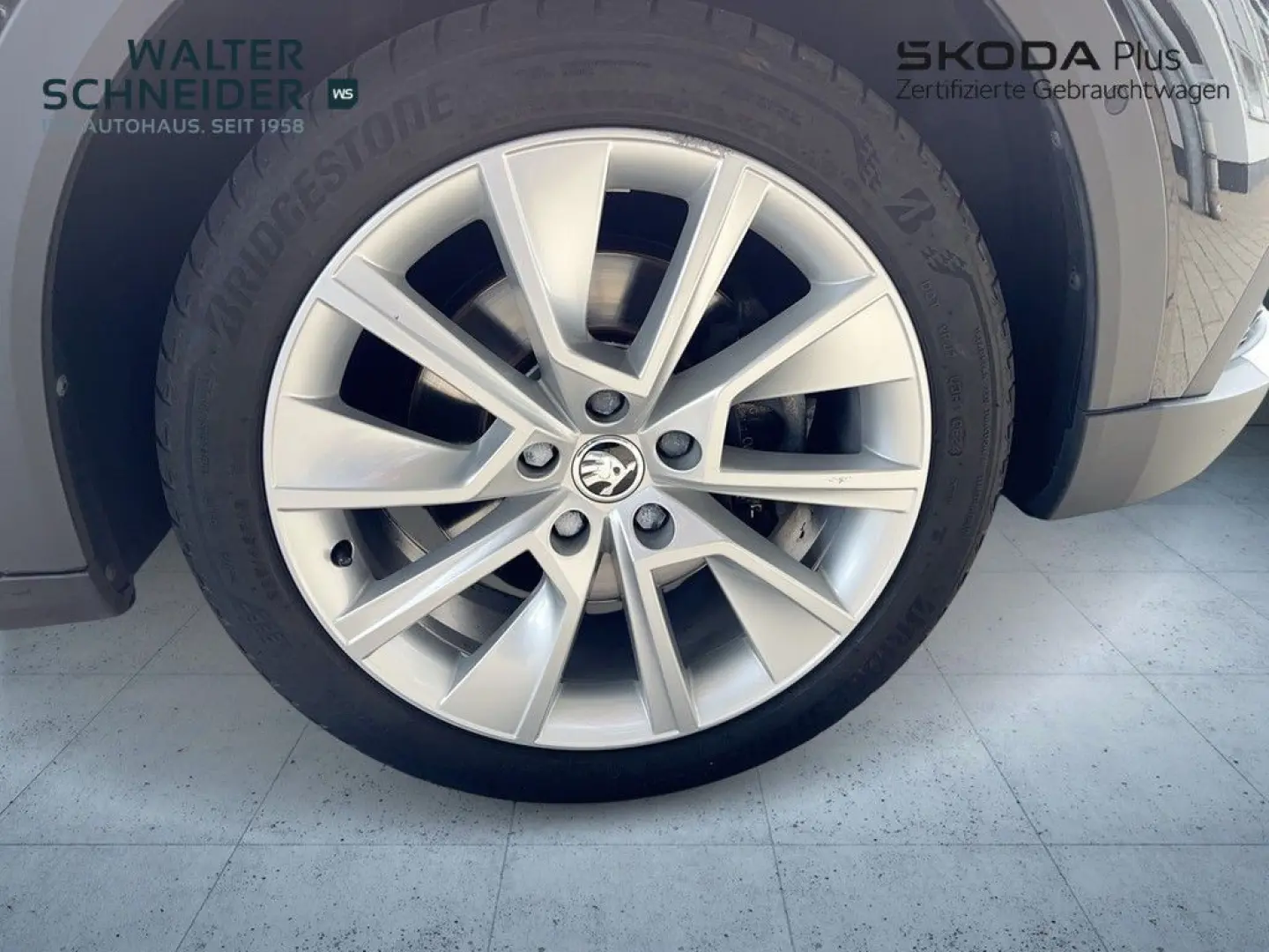 Octavia Combi 2.0 TDI DSG 4x4 Scout Navi AHK Mat