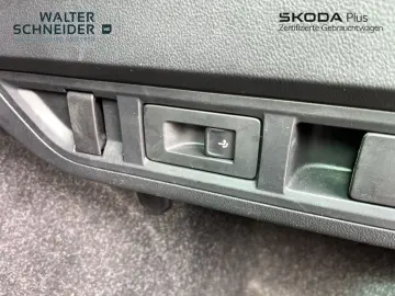 Octavia Combi 2.0 TDI DSG 4x4 Scout Navi AHK Mat