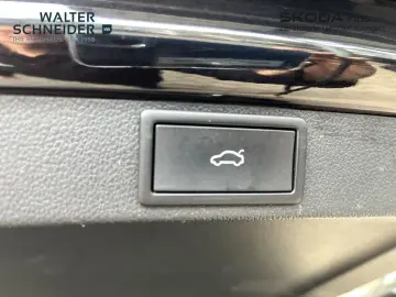 Octavia Combi 2.0 TDI DSG 4x4 Scout Navi AHK Mat