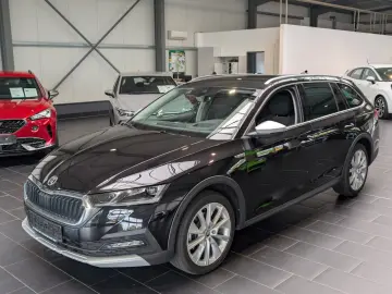 Octavia Combi 2.0 TDI DSG 4x4 Scout 8-fach PDC