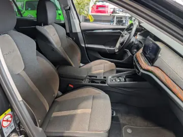 Octavia Combi 2.0 TDI DSG 4x4 Scout 8-fach PDC