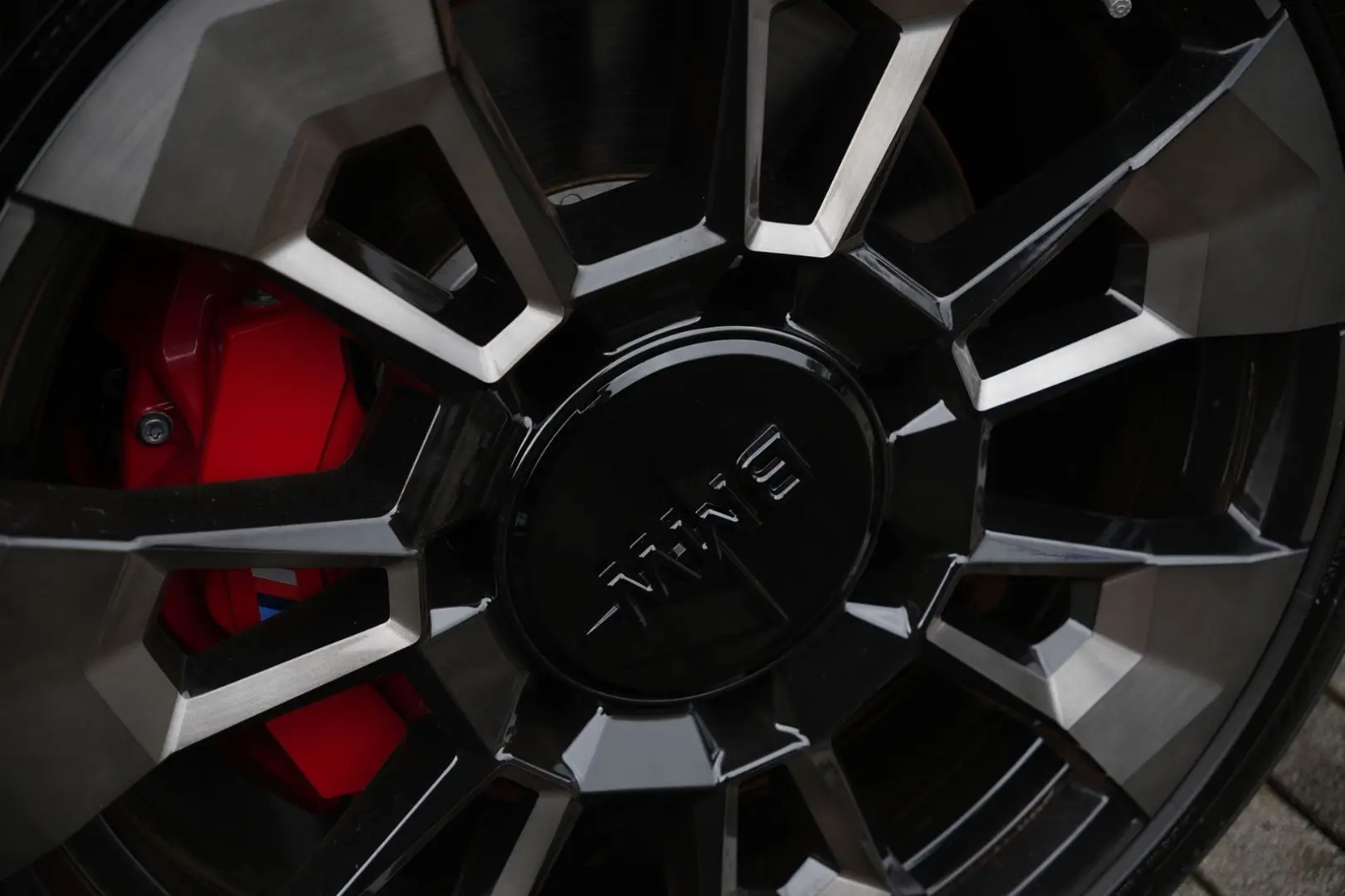 XM  BLACK EDITION-ACC-AHK-23M-LEDER SILVERSTONE