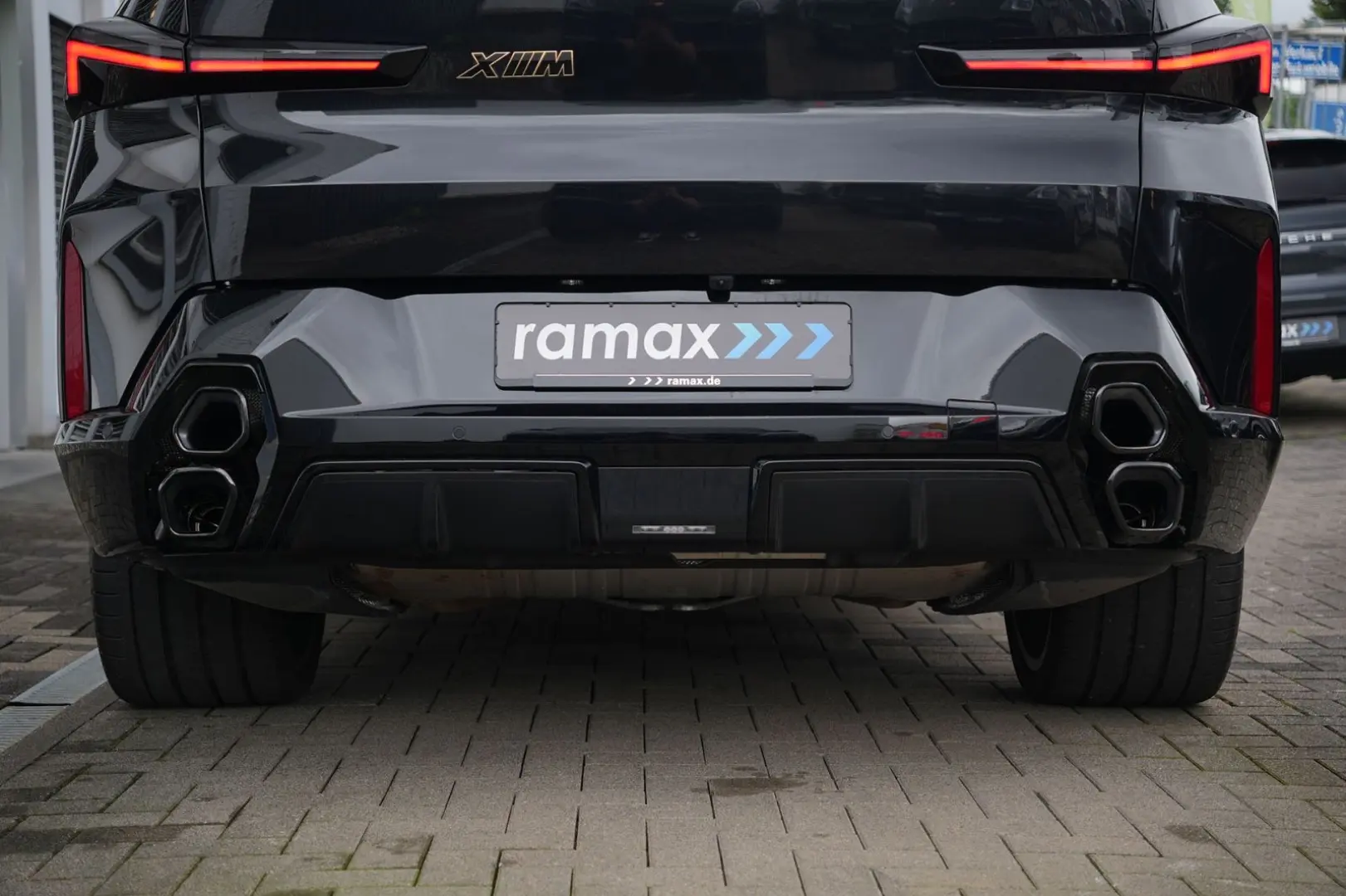 XM  BLACK EDITION-ACC-AHK-23M-LEDER SILVERSTONE