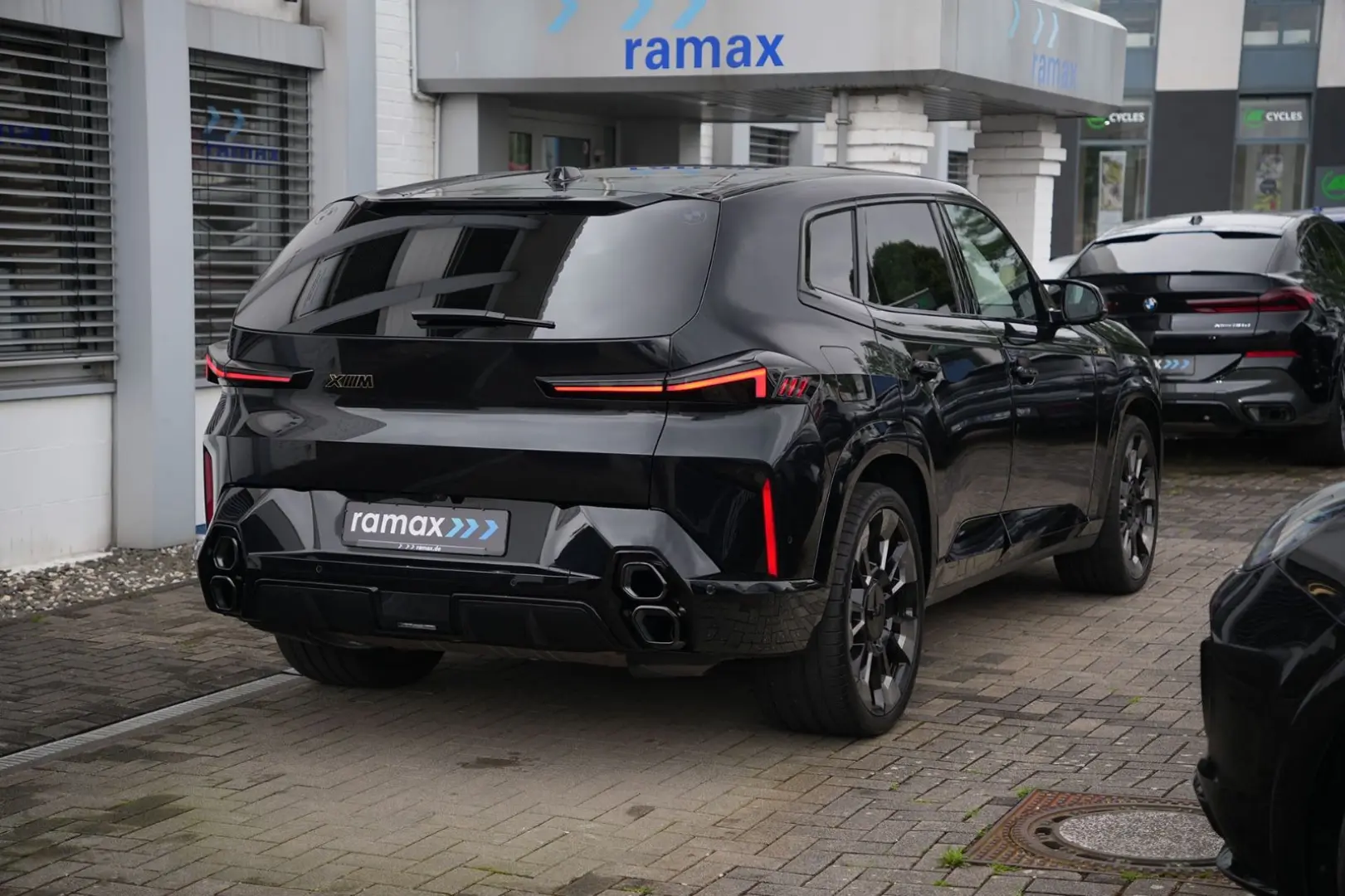 XM  BLACK EDITION-ACC-AHK-23M-LEDER SILVERSTONE