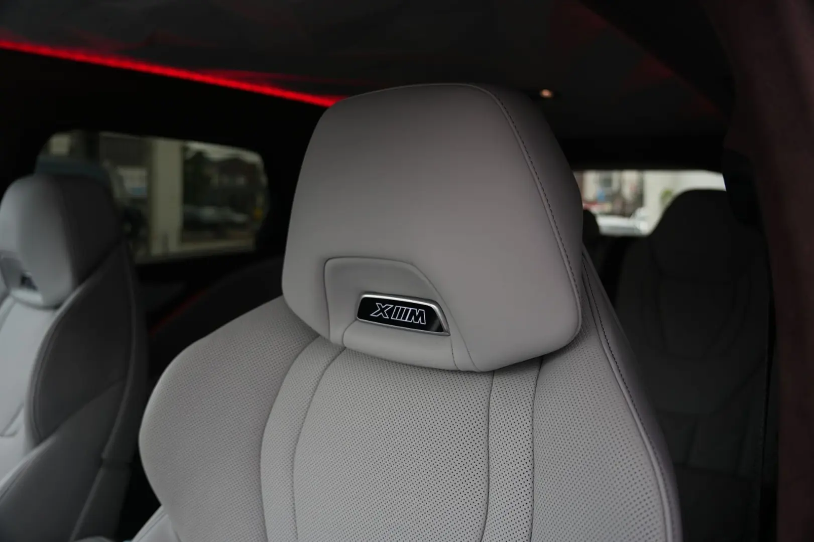 XM  BLACK EDITION-ACC-AHK-23M-LEDER SILVERSTONE