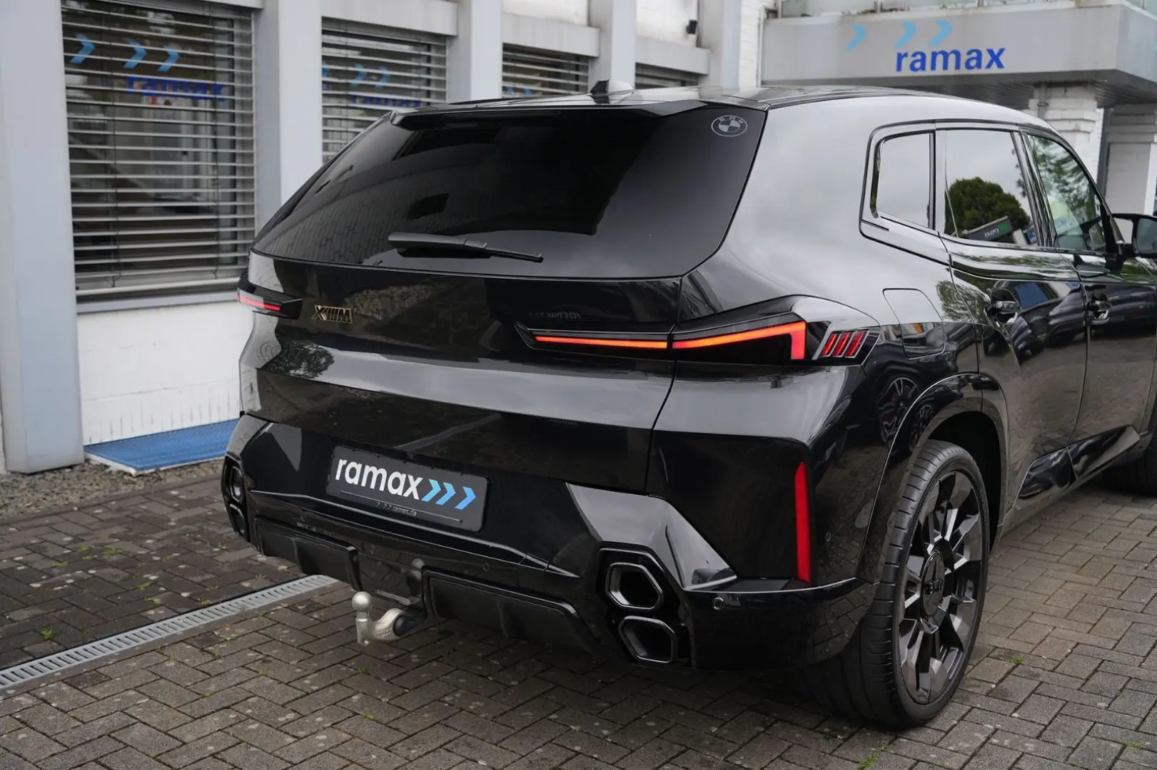 XM  BLACK EDITION-ACC-AHK-23M-LEDER SILVERSTONE