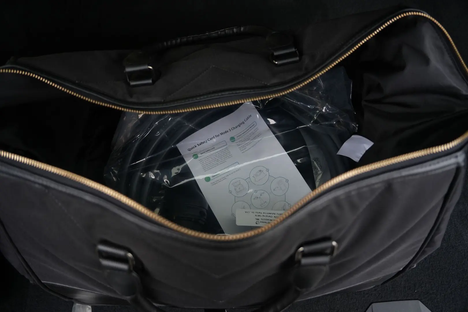 XM  BLACK EDITION-ACC-AHK-23M-LEDER SILVERSTONE