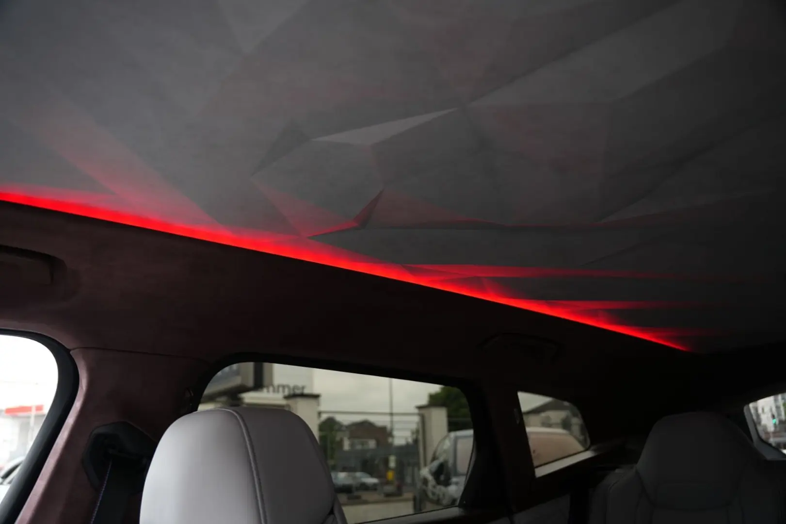 XM  BLACK EDITION-ACC-AHK-23M-LEDER SILVERSTONE