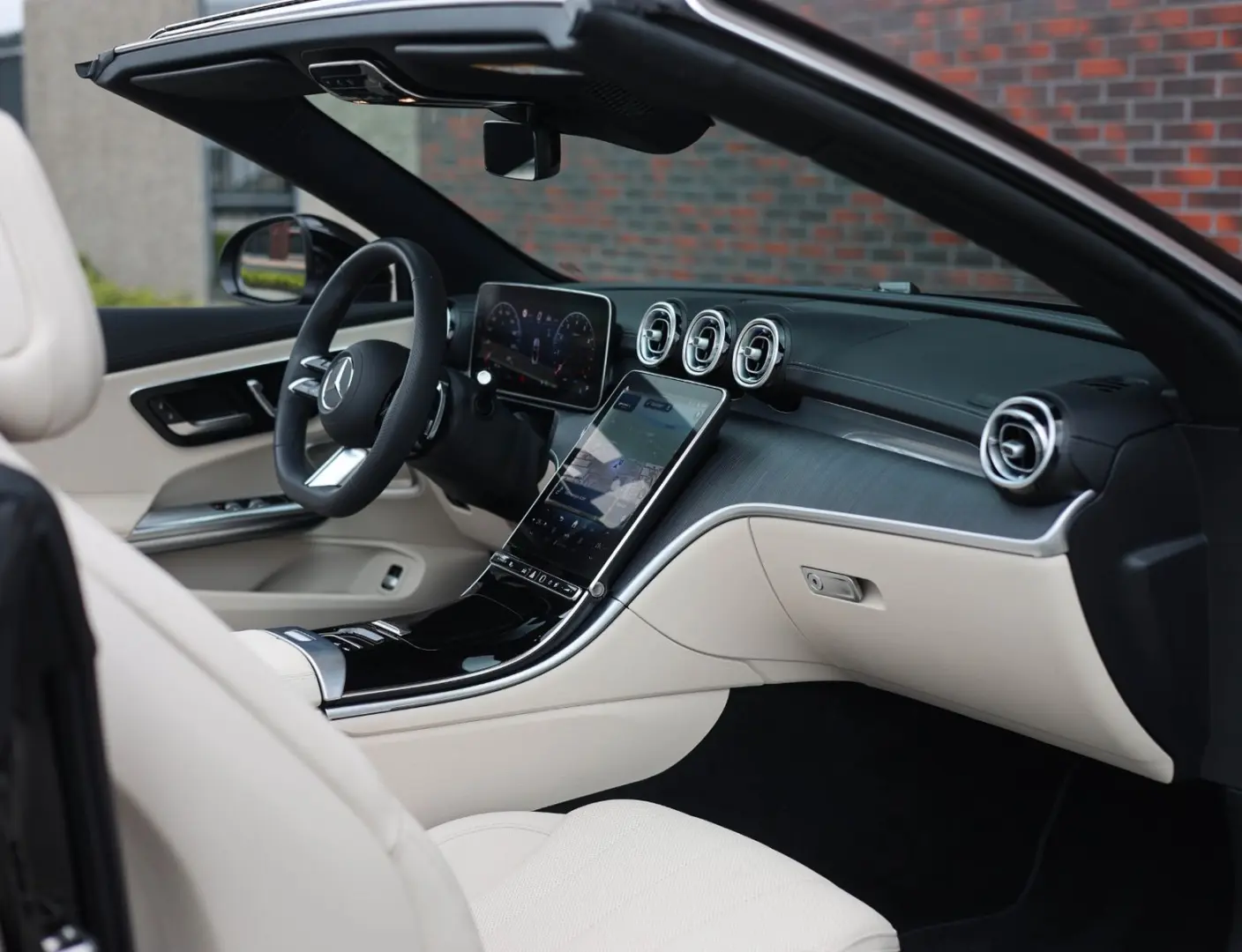 CLE 300 Cabrio   AMG Line - Burmester - Airscarf