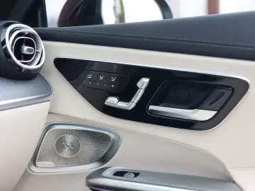 CLE 300 Cabrio   AMG Line - Burmester - Airscarf