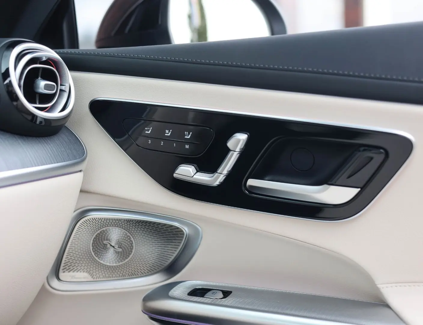CLE 300 Cabrio   AMG Line - Burmester - Airscarf