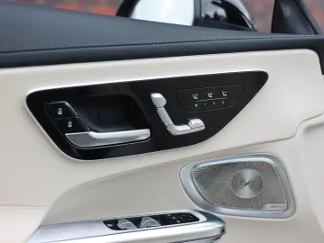 CLE 300 Cabrio   AMG Line - Burmester - Airscarf