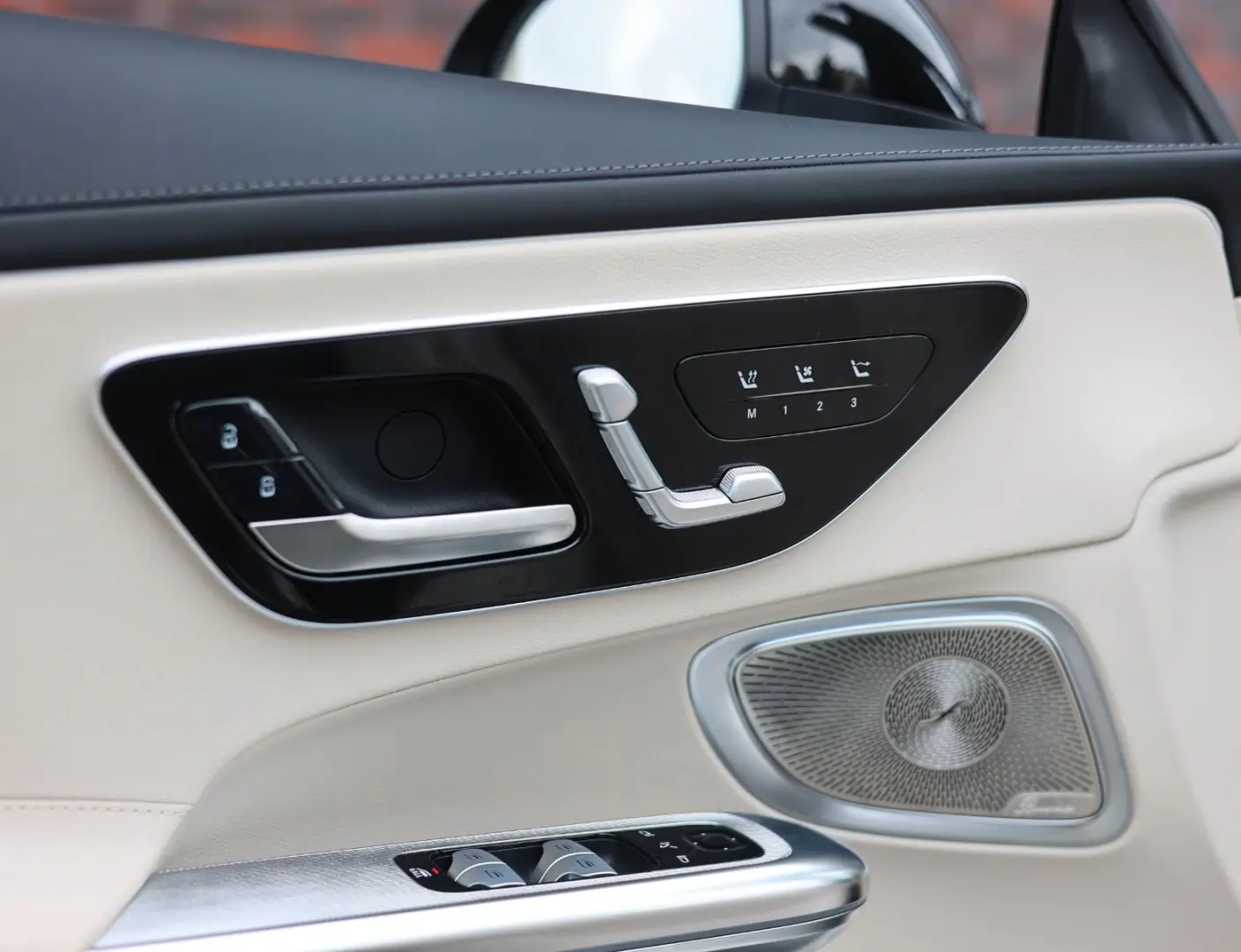 CLE 300 Cabrio   AMG Line - Burmester - Airscarf