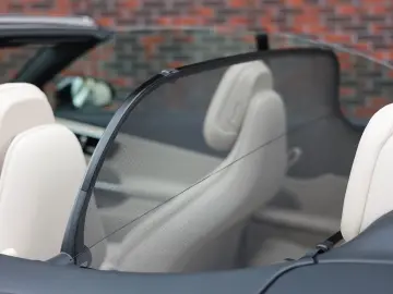 CLE 300 Cabrio   AMG Line - Burmester - Airscarf