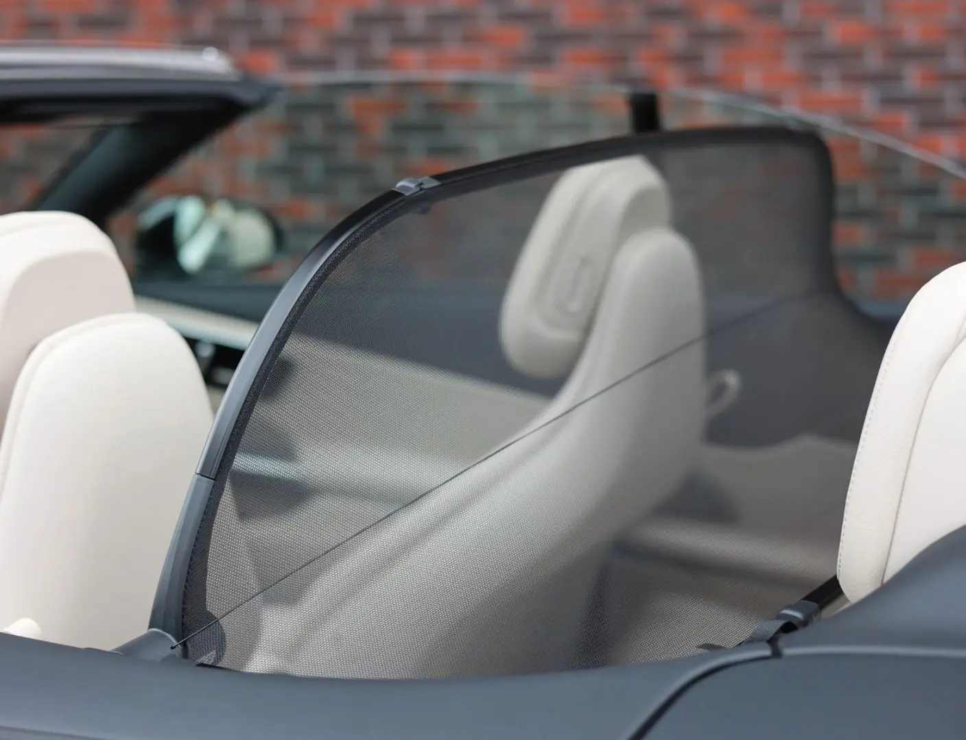 CLE 300 Cabrio   AMG Line - Burmester - Airscarf